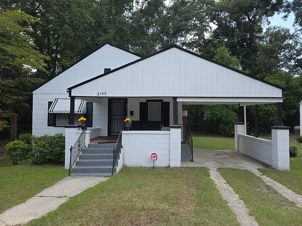 2155 Magnolia St
