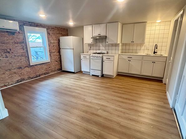 423 S Main St APT 4