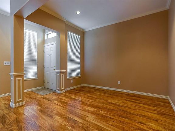 4th image of 5932 Rosebud Dr