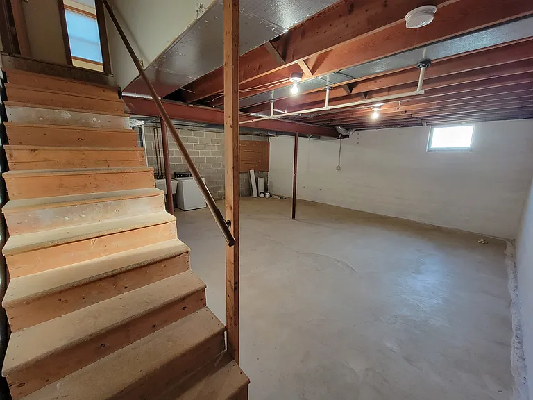 612 4th St N #14 — Photo 23