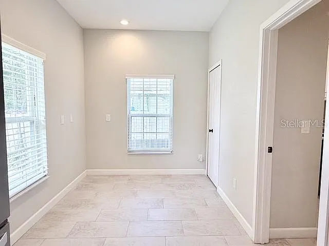 2408 Corrine Dr — Photo 13