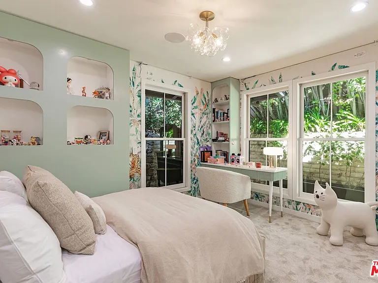 400 Toyopa Dr — Photo 24