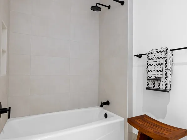 500 Degraw Street image 11 of 26