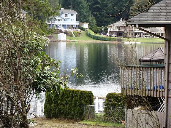 Peek-a-Boo of Lake Serene