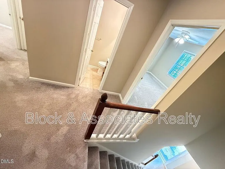 120 Greenmont Ln — Photo 11