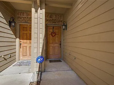 133 Barrington Ln — Photo 3