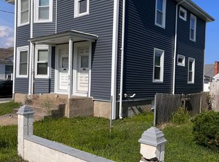 585 Newport Ave FLOOR 2, Pawtucket, RI 02861