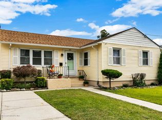 850 Palmer Ave, Middletown, NJ 07748