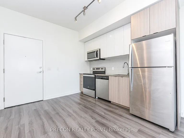 859 The Queensway N #212 — Photo 11