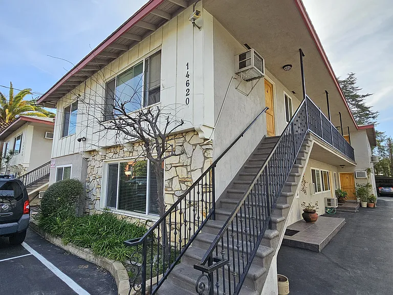 14620 Magnolia Blvd #5 — Photo 1