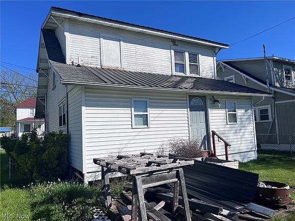 4th image of 609 Olive St