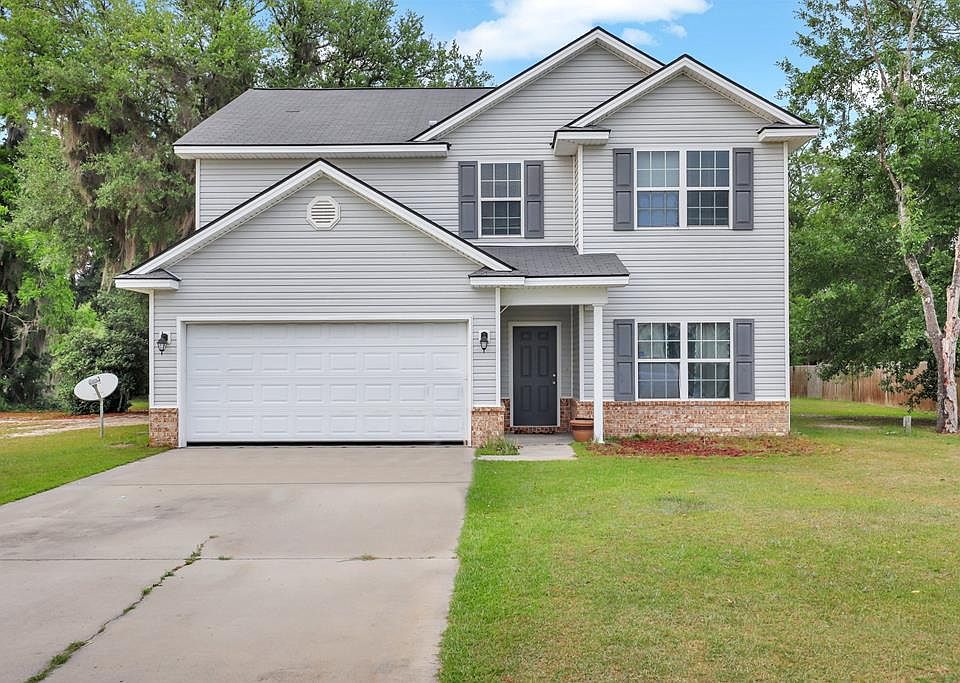 1st image of 334 NE Mustang Ln
