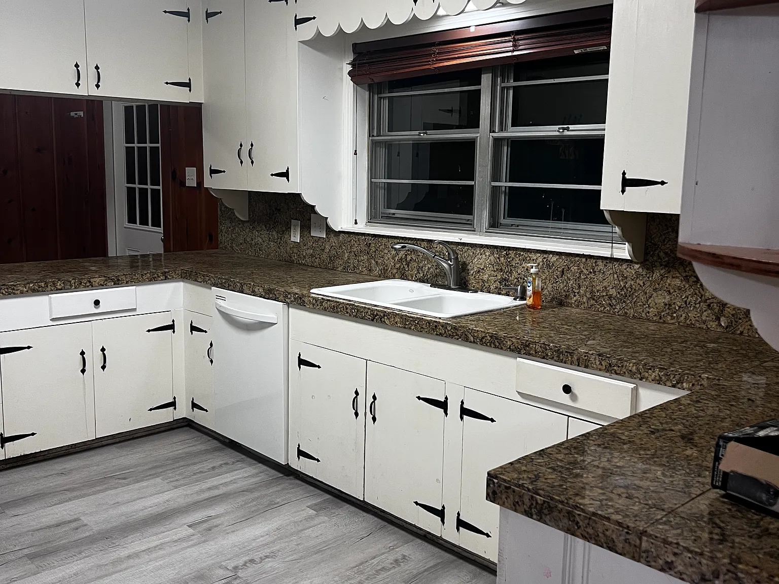 4 bed, 2.5 bath, 2084 sqft, $1,850 — Photo 2