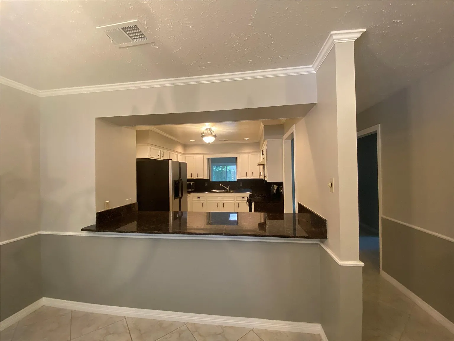 3 bed, 2.0 bath, 1328 sqft, $1,850 — Photo 3