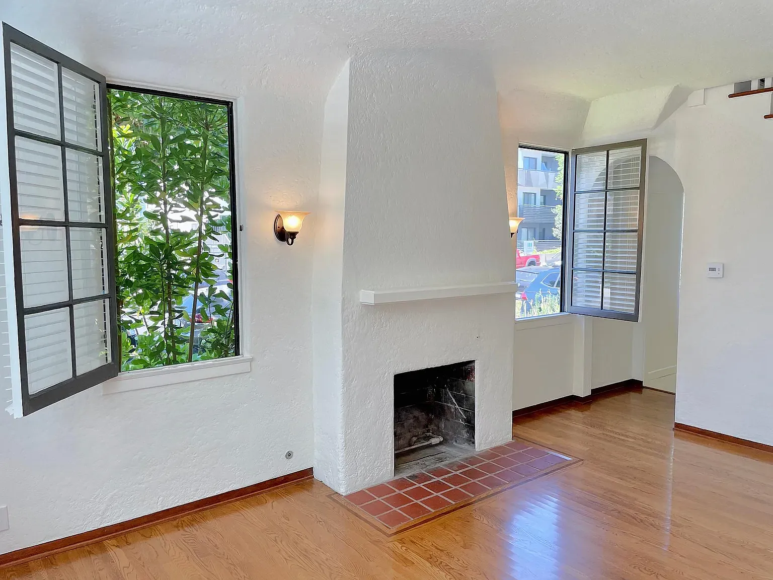 2 bed, 1100 sqft, $3,595 — Photo 3