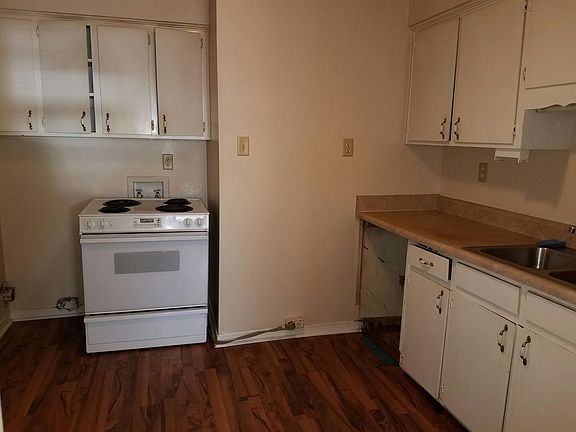3rd image of 7120 Fagerstrom Ave