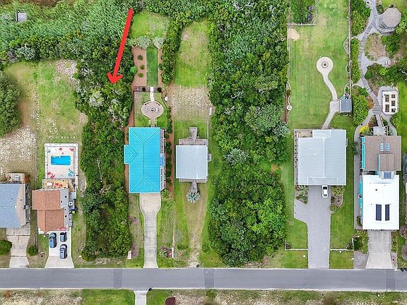 4th image of 716 W Dolphin Drive