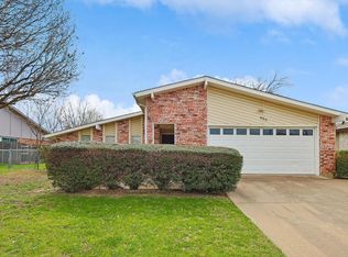 804 Forest Glen Dr, Bedford, TX 76021