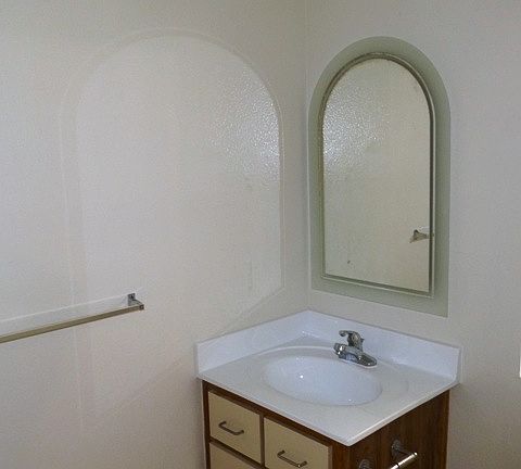 5th image of 1150 N Columbus Ave APT 1
