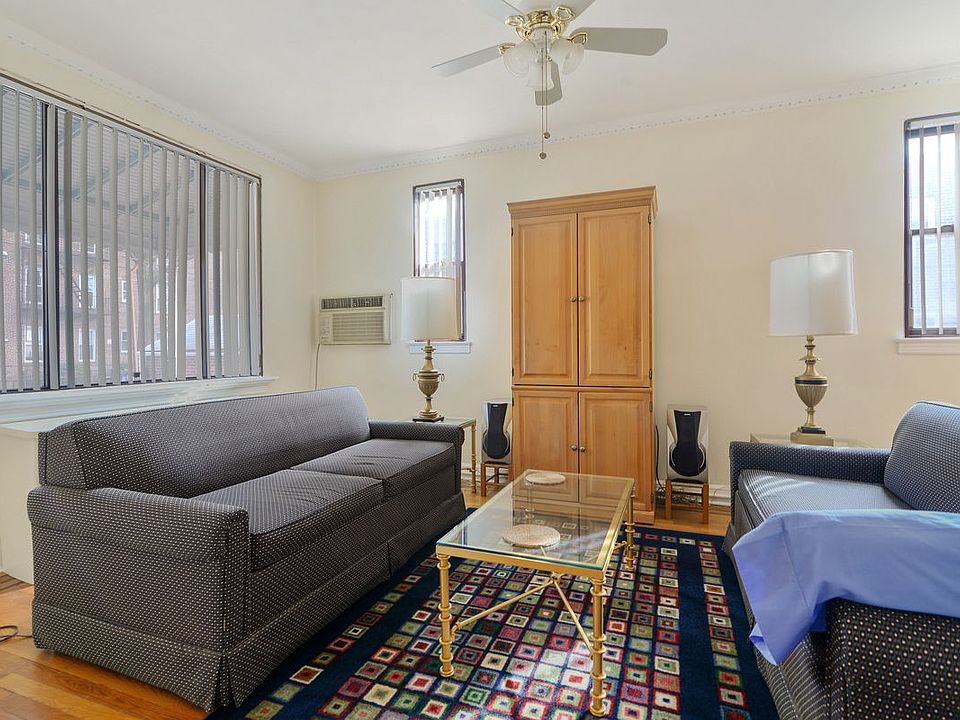 1st image of 2388 Crescent St