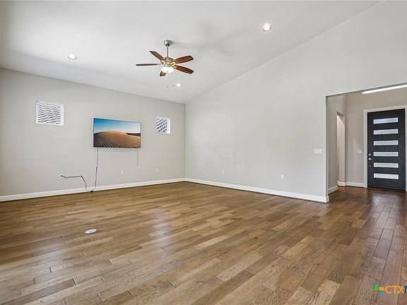 5th image of 220 Leaping Holly St