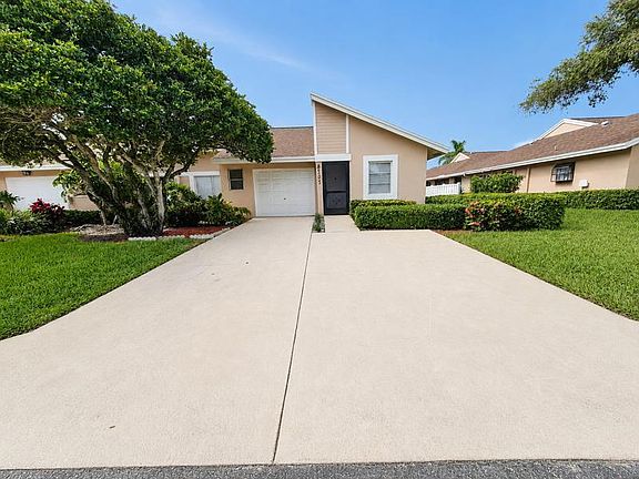 2nd image of 8101 Sweetbriar Way