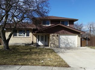 10230 Fireside Dr, Chicago Ridge, IL 60415