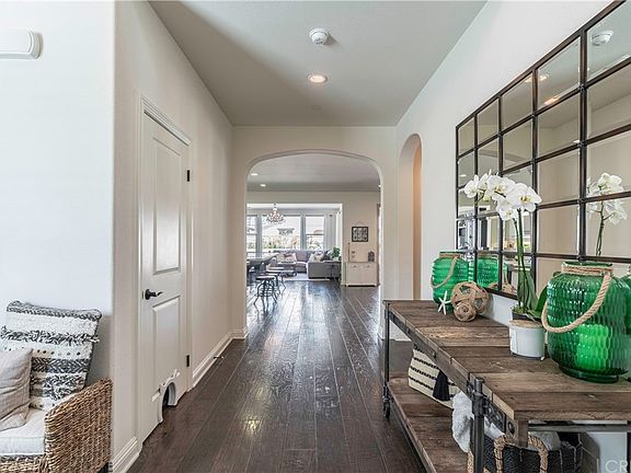 3rd image of 448 Bloomfield Pl