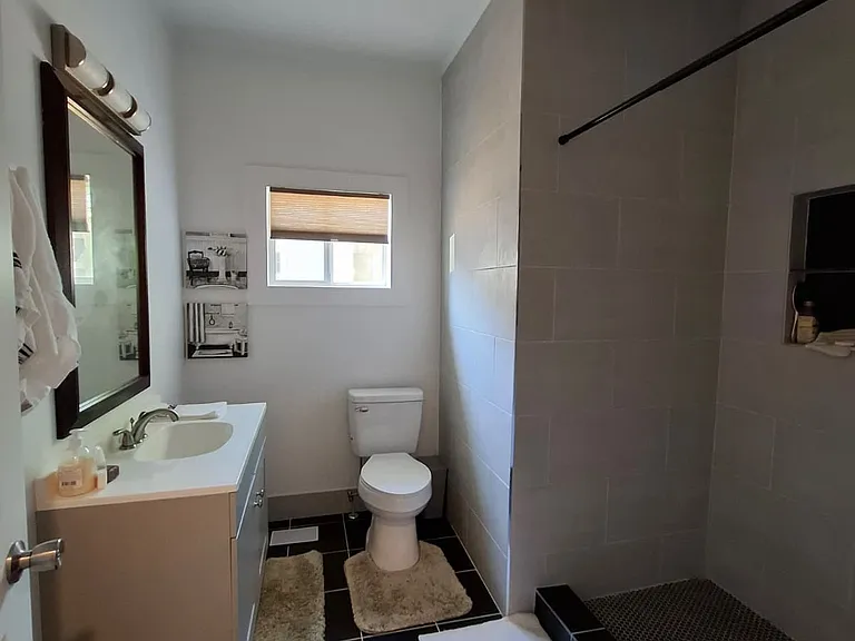 913 Agricola Ave — Photo 10