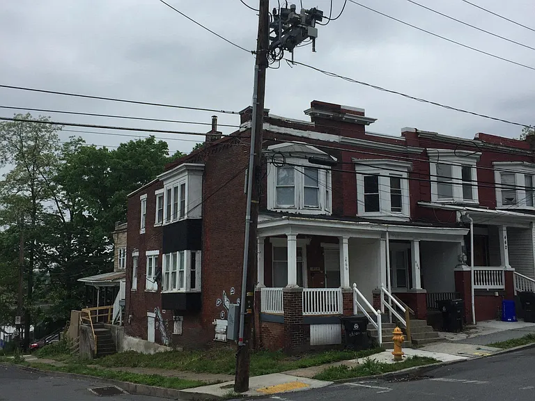 466 Crescent St — Photo 14
