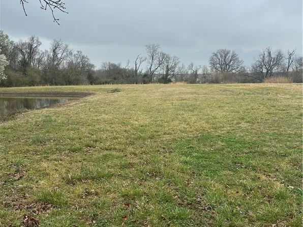 1301 W Morris Ave, Springdale, AR 72764