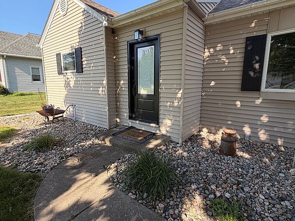 2nd image of 407 S 9th St