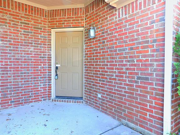 2nd image of 1208 Mulkey Ln #1208
