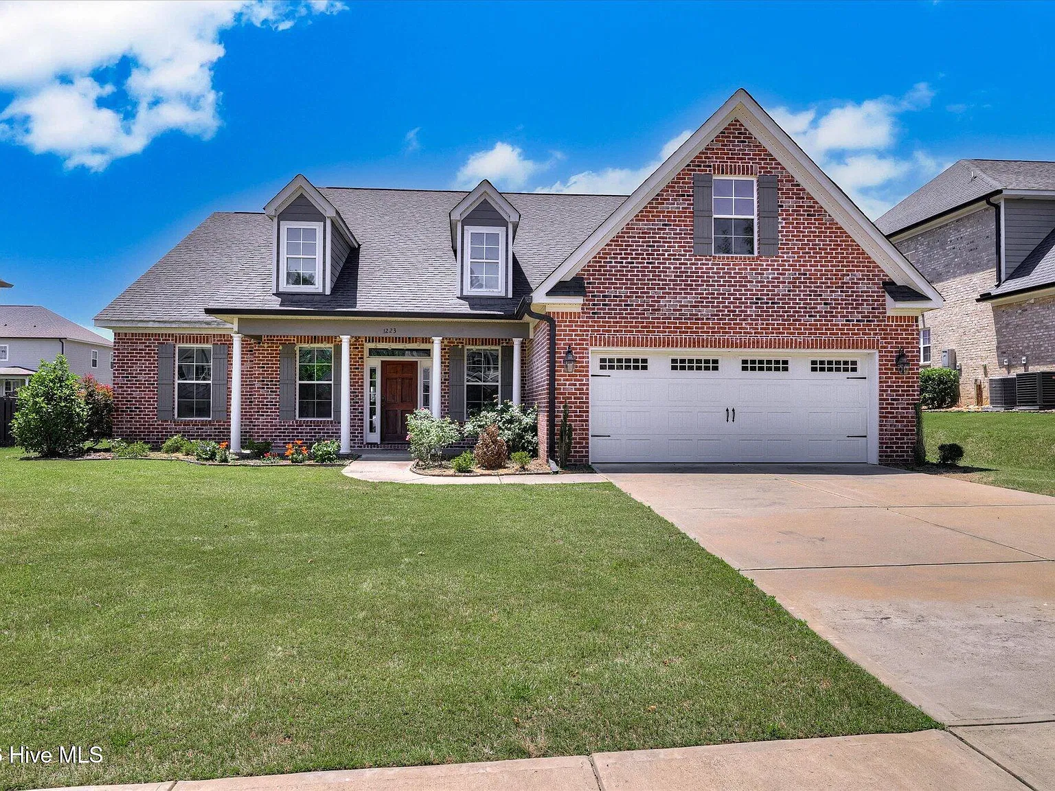 4 bed, 3.0 bath, 3119 sqft, $2,800 — Photo 2