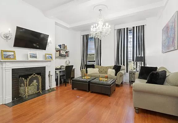 2nd image of 212 E 48th St APT 1C
