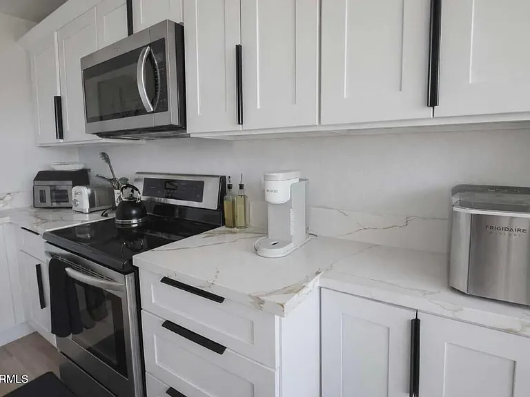 14620 N Yerba Buena Way #D — Photo 8