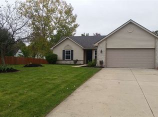 8218 Castle Pines Pl, Fort Wayne, IN 46835