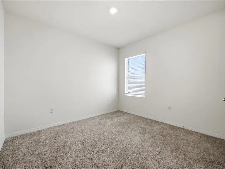289 Gina Ln — Photo 13
