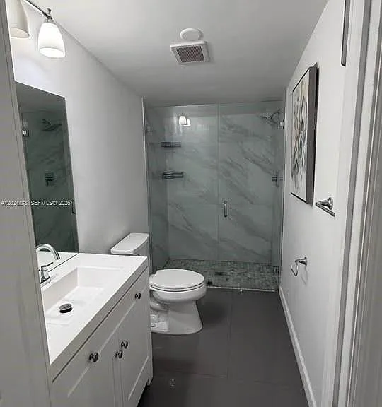 1212 E River Dr #2 — Photo 1