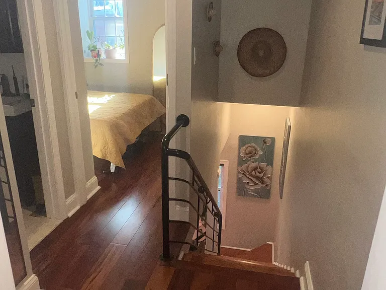 982 Florida Ave NW — Photo 6