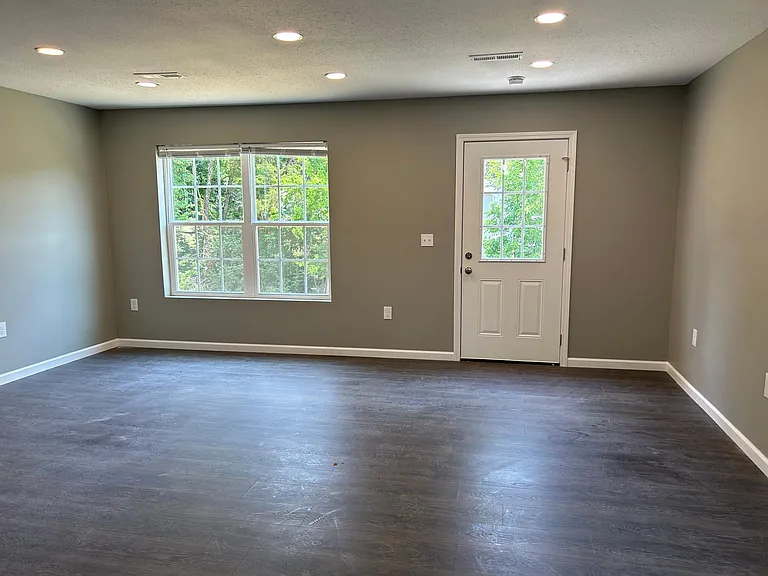 286 Keswick Dr #100 — Photo 5
