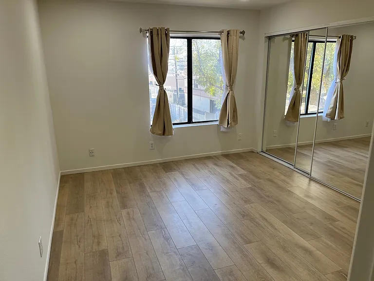 14610 Erwin St #208 — Photo 8
