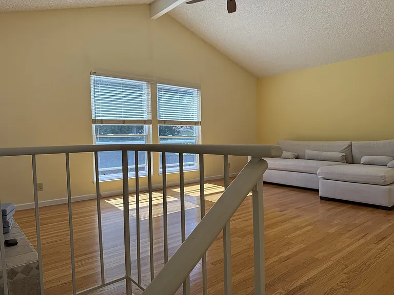 2922 Doidge Ave — Photo 4