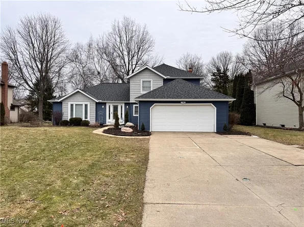 2703 Chadwick Ct, Westlake, OH 44145