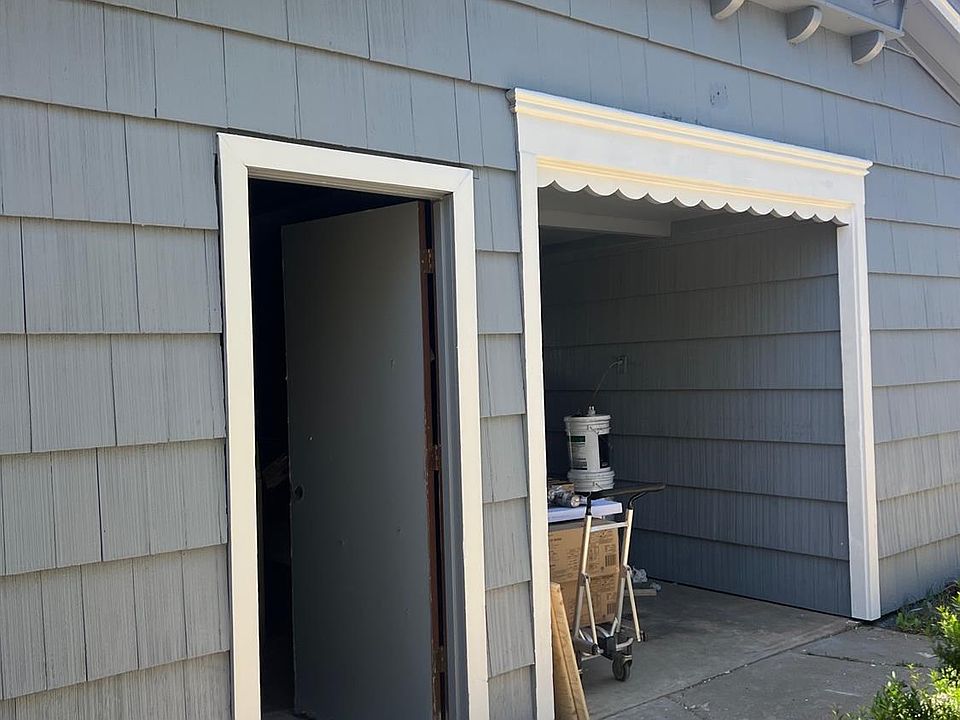 1st image of 2422 - 2424 Loma Vista Drive