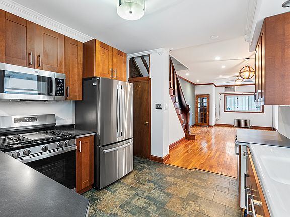 4th image of 1913 S 8th St