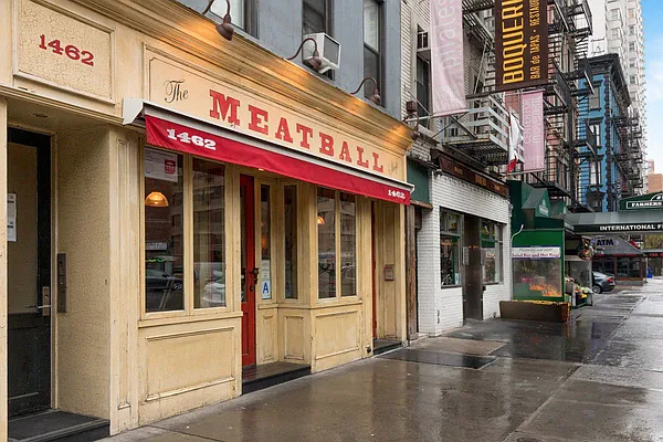 Rented by Level Group | media 31