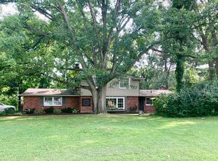 1210 Ashover Dr, Bloomfield Hills, MI 48304