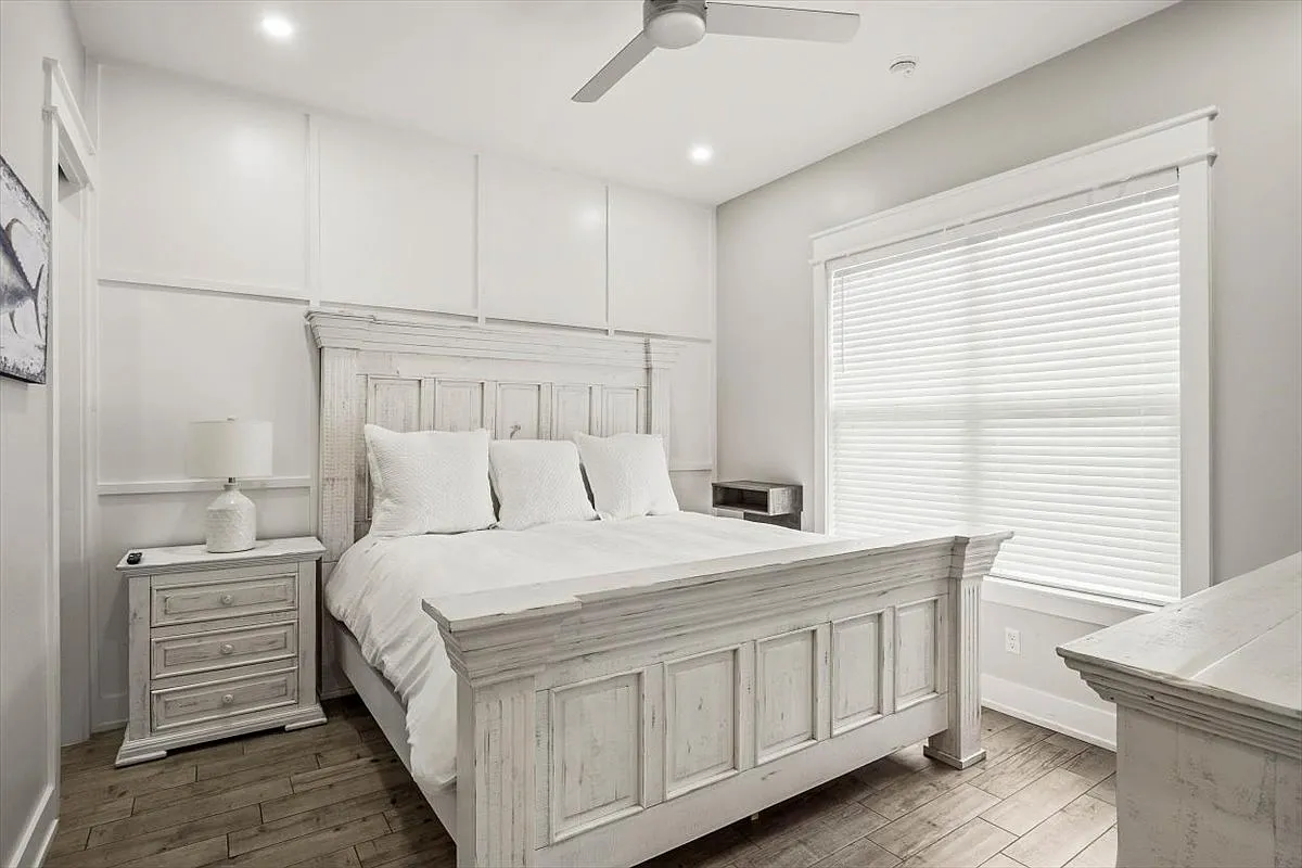 8 bed, 3945 sqft, $30,000 — Photo 3