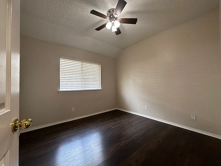 8399 Biscayne St — Photo 15